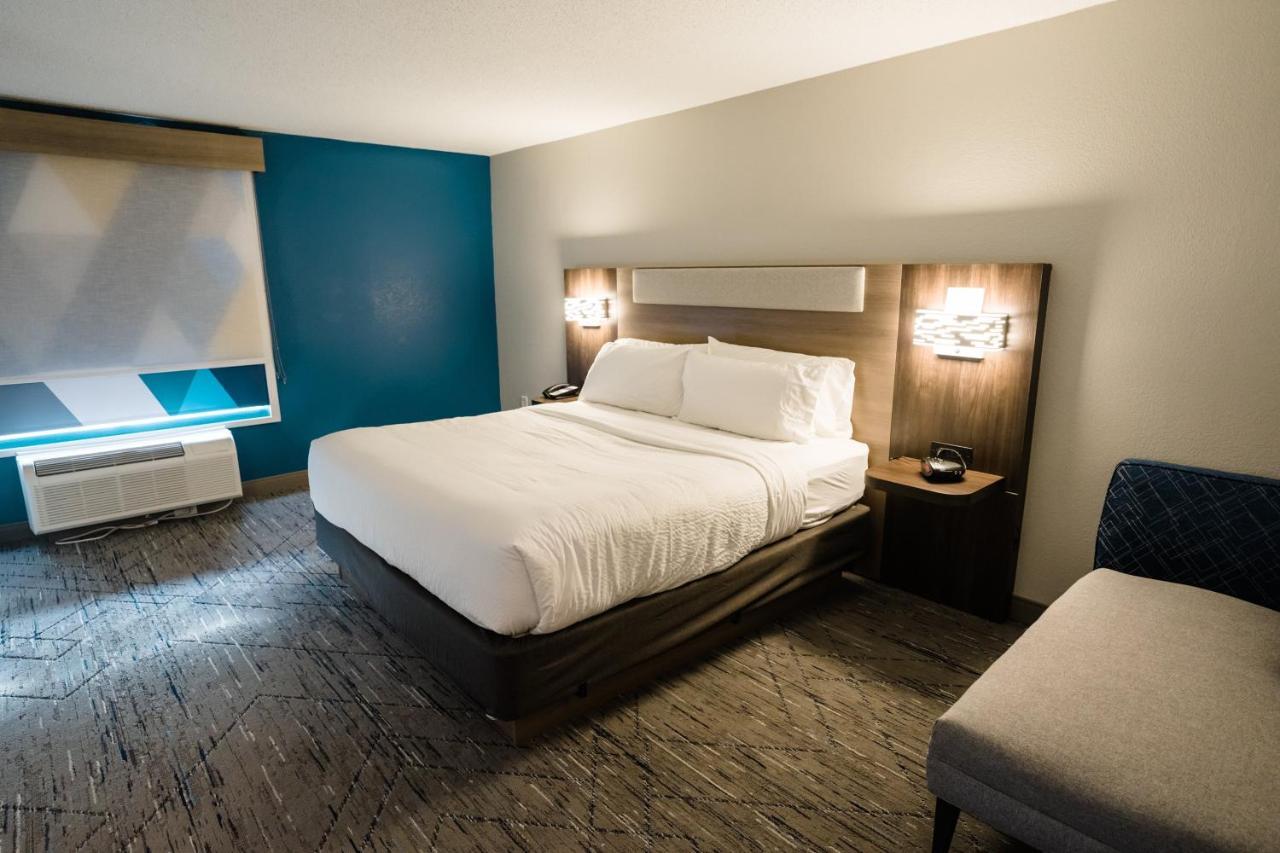 Express & Knoxville-north-i-75 Exit 112 By Ihg Hotel 2*