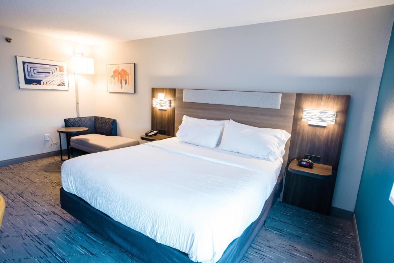 Express & Knoxville-north-i-75 Exit 112 By Ihg Hotel